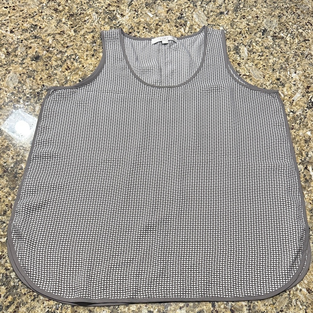 LOFT Gray and White Patterned Top